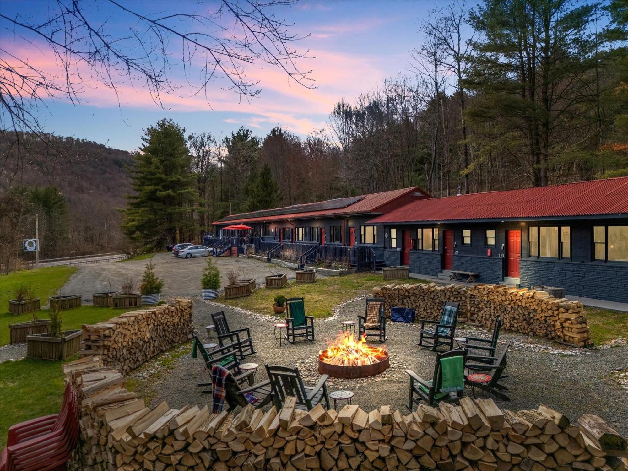 Green Acres Retreat Hancock 外观 照片