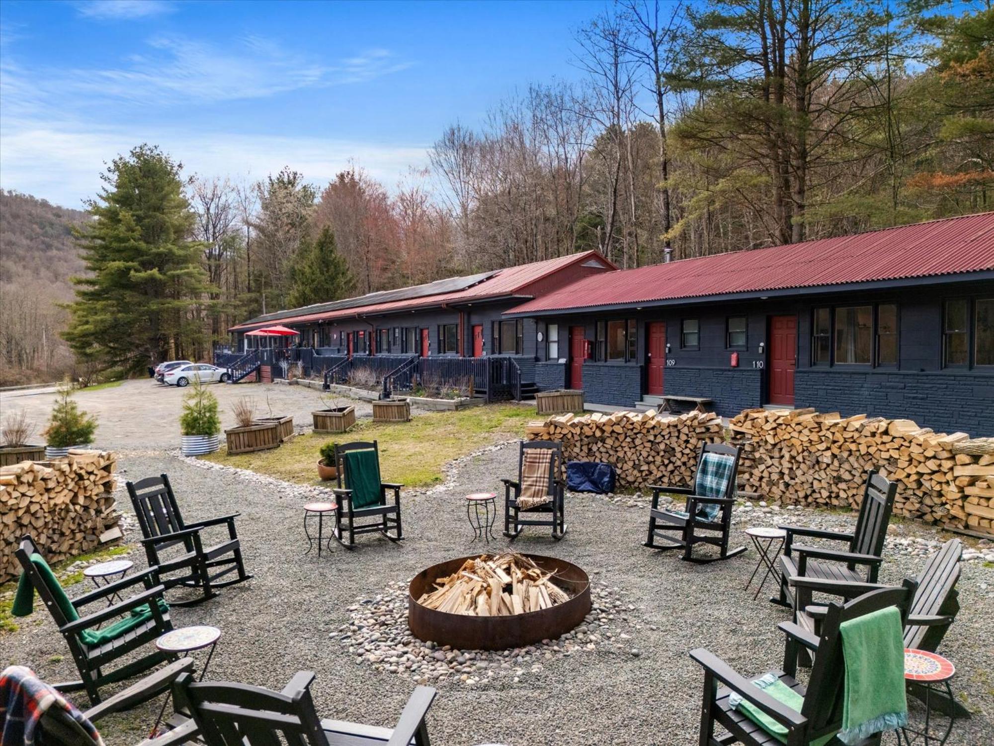 Green Acres Retreat Hancock 外观 照片